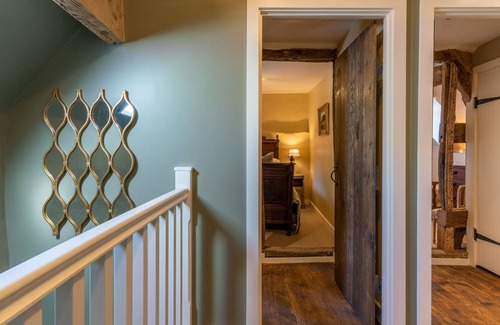 Snowshill Village Cabaña | Built in the 1700s and conveniently situated next door to the local village pub, 1 Broughwood Cottag