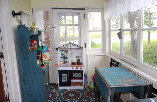 James Creek Casa | Built in the 1850's, this home has a big story to tell! Boat park. avail.