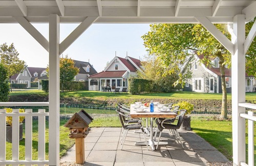 Bruinisse Villa | Buitenhuis met sauna 6