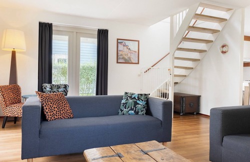 Bruinisse Villa | Buitenhuis met sauna 6