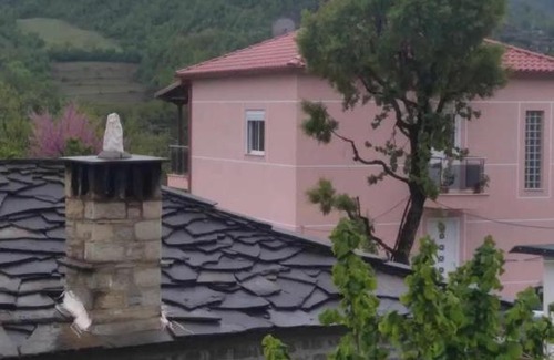 Albania Cama Y Desayuno | Bujtina Bego