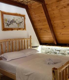 Korce Cama Y Desayuno | Bujtina Fati Art