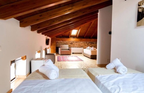 Berat Hotel | Bujtina Kapllani