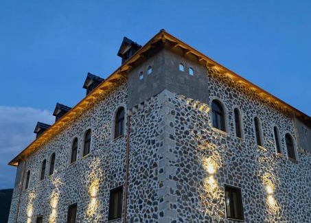 Diber Casa | Bujtina Oxhaku i Docit