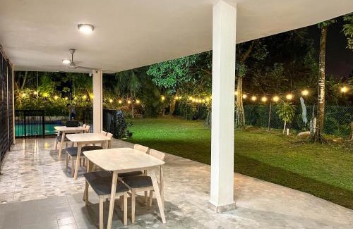 Kuala Lumpur Villa | Bukit Tunku Grande Villa by uBook