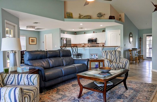 Trafalgar Casa | Bula House is the Perfect 3 Bedroom Home - Adjacent to Palmetto-Pine Golf Course