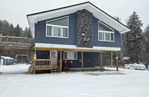 Eustis Condominio | Bull Moose on Snowmobile, ATV trails, near Sugarloaf, Flagstaff, Hiking, Golfing