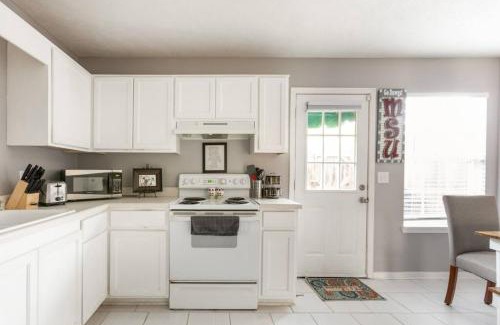 Starkville Casa | Bulldog Academy. Convenient to MSU.