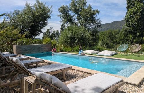 Nyons Casa | Bulles d'Olive Zome Céleste - Piscine & Jacuzzi avec vue