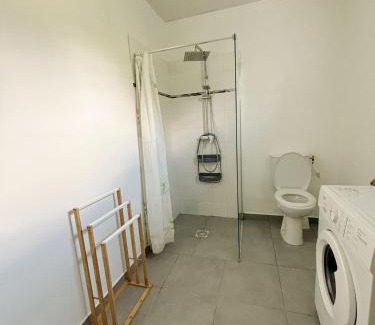 Trois-Rivieres Casa | Bung'hello Village, Piscine et Parking gratuit