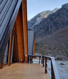 Shale Chalet De Esquí | Bungaja Chalets