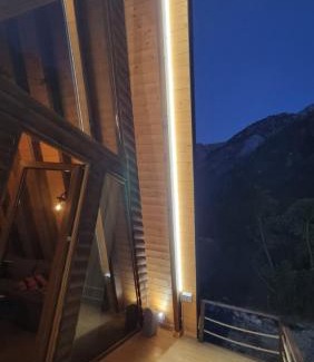 Shale Chalet De Esquí | Bungaja Chalets