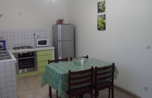 Trois-Rivieres Casa | Bungalow Cannelle - 2 bedrooms - in Sainte Luce, near Anse Mabouyas
