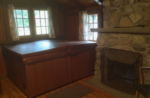 East Kootenay Cabina | Bungalow # 2 o # 3 con jacuzzi interior