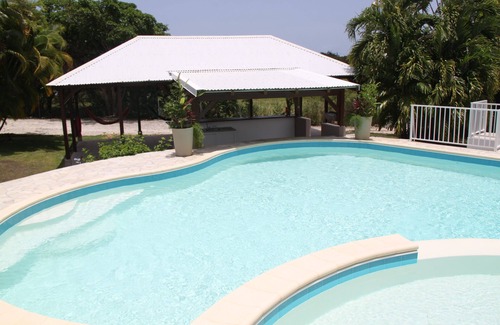 Saint-Francois Casa | Bungalow 2 de pie con piscina.