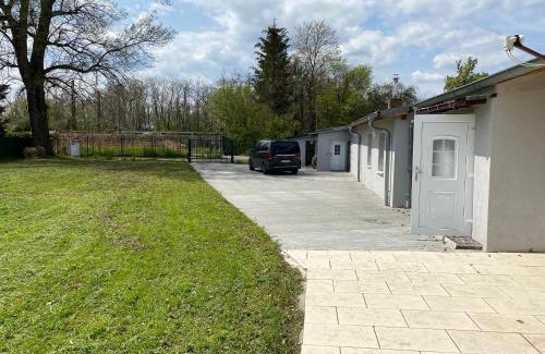 Nordost Casa | Bungalow 4 Schlafzimmer 8 Personen Parkplatz Grundstück Garten