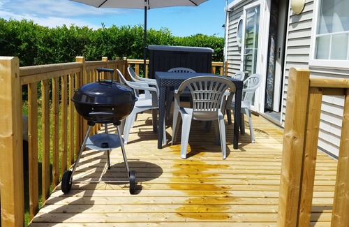 Biville-sur-Mer Casa | Bungalow 6 people in campsite*** with heated swimming pool