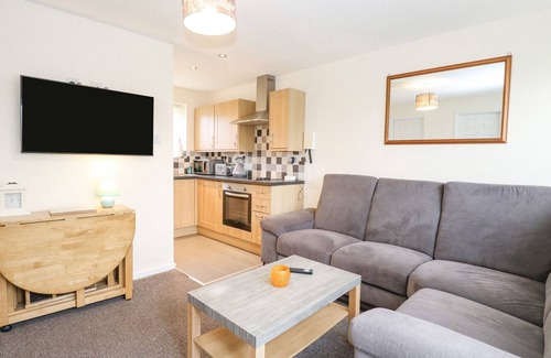 Corton Casa | BUNGALOW 7, pet friendly, country holiday cottage in Corton