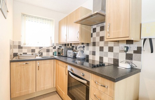 Corton Casa | BUNGALOW 7, pet friendly, country holiday cottage in Corton
