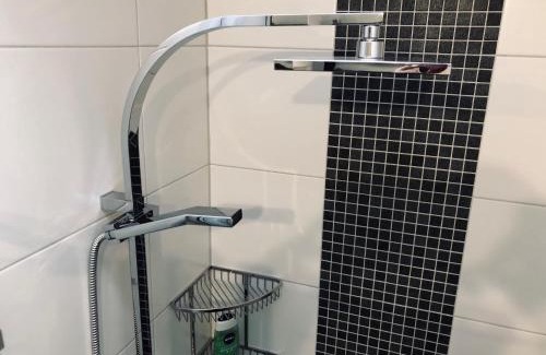 Wolfsburg Apartamento | Bungalow am Stadtwald, 24h Check-in