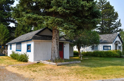 Elliston Casa | Bungalow at The Last Chance Motel