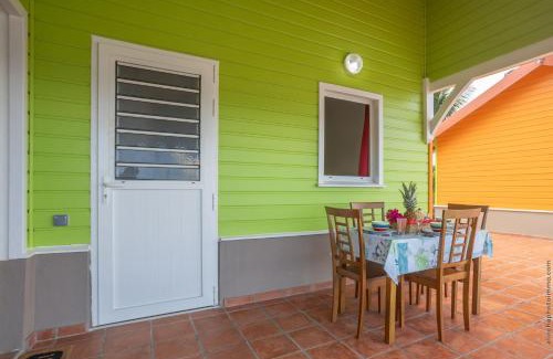 Sainte-Marie Casa | Bungalow avec piscine au cœur de la campagne Vert