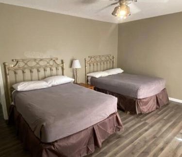 Lake Ozark Casa | Bungalow- Bachelor/Bachelorette parties welcomed!