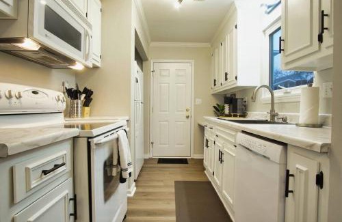 Crescent Beach Casa | Bungalow Bliss ※ Beach Cottage Blocks From Ocean