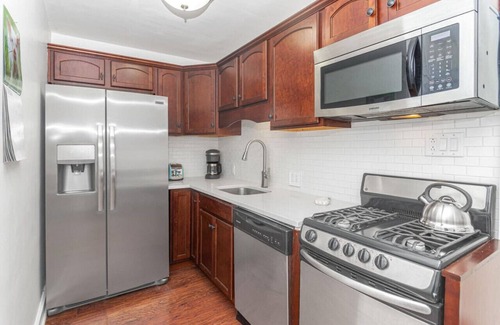 Broad Ripple Casa | Bungalow @ Broad Ripple! Next to Monon and BR Ave!