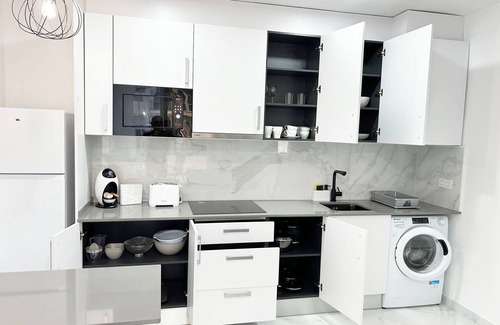 Los Balcones Casa | Bungaló junto a la piscina con 2 terrazas, capacidad máxima para 4 personas.