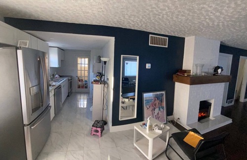 Fort Erie Casa | Bungalow close 2 Lake Erie: 3 beds/2 full bathrooms/big living room/kitchen/deck