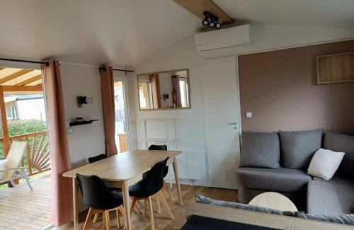 Condrieu Casa | Bungalow confortable à Condrieu avec piscine
