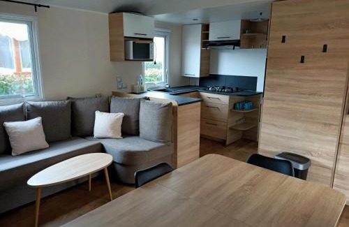 Condrieu Casa | Bungalow confortable à Condrieu avec piscine