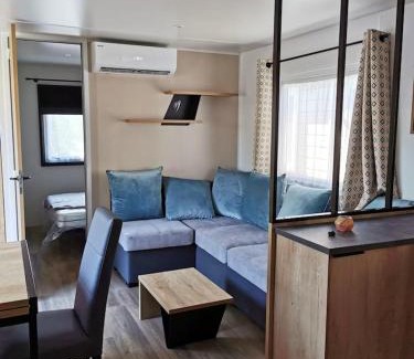 Vias Casa | Bungalow confortable à Vias avec piscine partagée