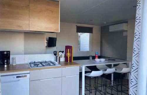 Vendres Casa | Bungalow cosy à Vendres avec piscine partagée