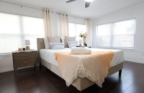 Lawsona - Fern Creek Casa | Bungalow DT by Lake Eola KIA center Sleeps 12