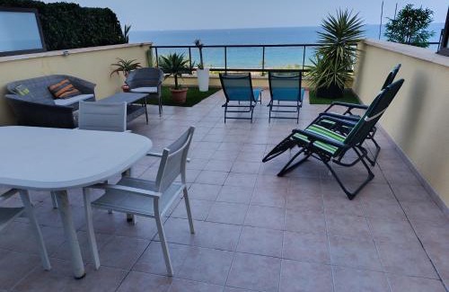 Els Arenals del Sol Apartamento | Bungalow en primera línea del mar
