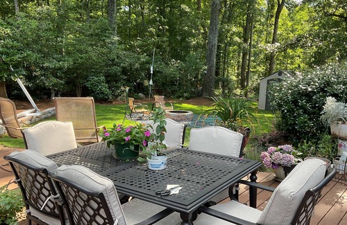 Lithonia Casa | Bungalow for 2 near all of metro Atlanta major events. 20 minutes from downtown.