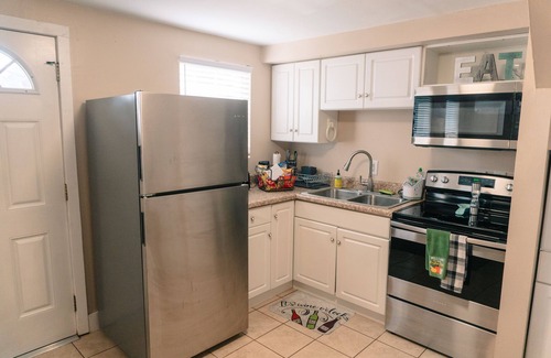 Arcadia Casa | Bungalow Home with EV charger - No Cleaning Fee
