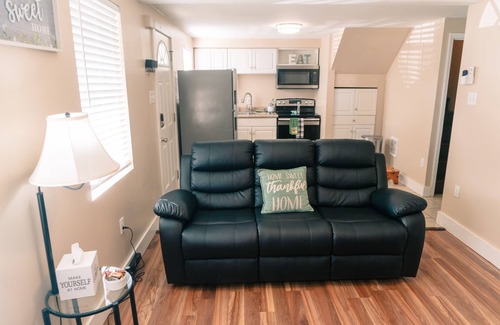 Arcadia Casa | Bungalow Home with EV charger - No Cleaning Fee