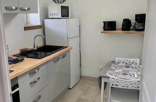 Gourdon Casa | Bungalow in Gourdon between Sarlat and Rocamadour, pkg, lake 4km away