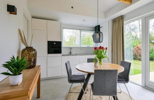 Sint Maartensvlotbrug Casa | Bungalow in Eureka with Spacious Garden