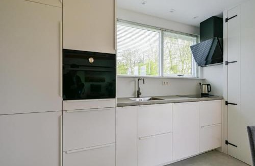 Sint Maartensvlotbrug Casa | Bungalow in Eureka with Spacious Garden