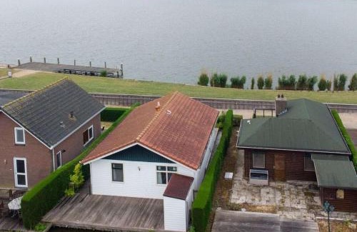 Onderdijk Casa | Bungalow in Wervershoof with 1 bedroom