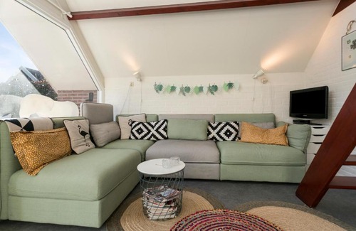 Ouddorp Casa | Bungalow Jonkerstee 81 - Ouddorp near the beach with big garden - not for companies