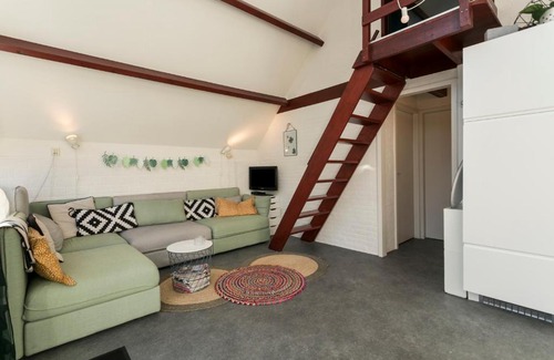 Ouddorp Casa | Bungalow Jonkerstee 81 - Ouddorp near the beach with big garden - not for companies