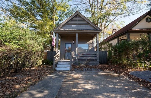 Cooper-Young Historic District Casa | Bungalow on Blythe in Heart of Cooper Young