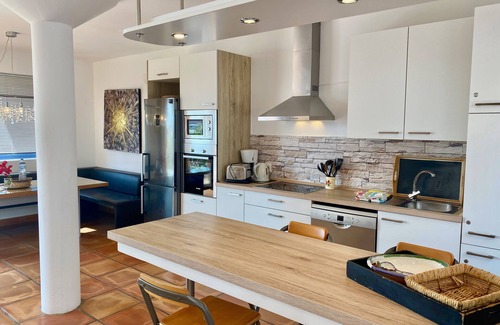Bahia Calma Villa | Villa con piscina privada y conexión Wi-Fi gratuita, cerca del mar, patio protegido