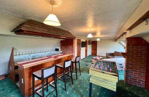 Bromsgrove Casa | Bungalow Retreat With Games Room And Pool Table