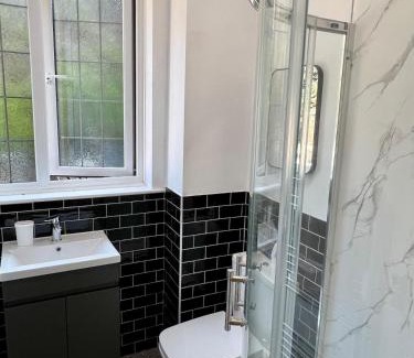 Bromsgrove Casa | Bungalow Retreat With Games Room And Pool Table